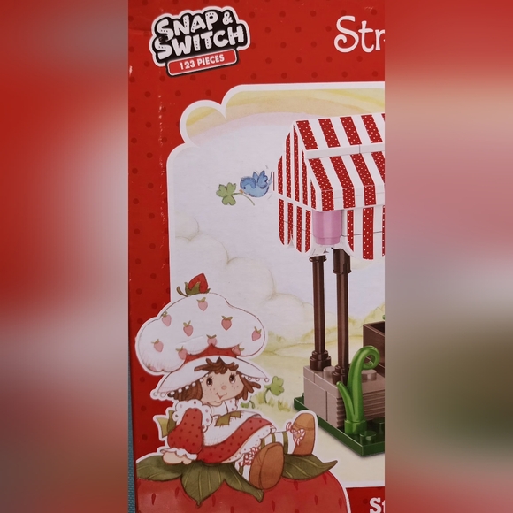 Strawberry Shortcake Produce Stand Building Blocks Kit - Picture 4 of 6